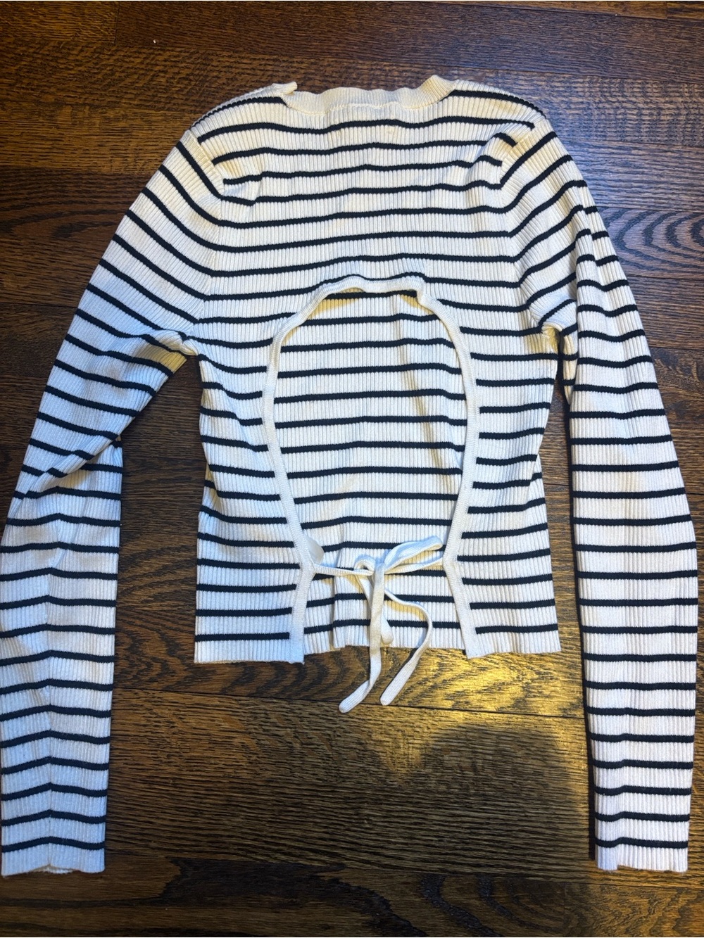 Abercrombie & Fitch Ribbed Backless Sweater - Picture 4 of 5